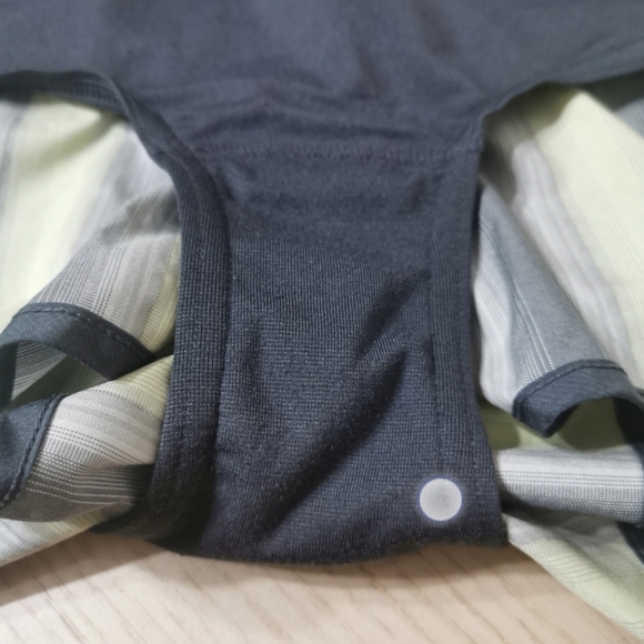 Lululemon Speed Shorts - Picture 8 of 9